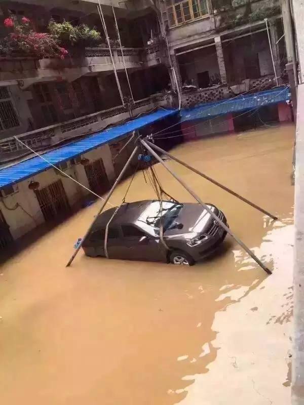 台风车辆注意事项和安全防护,台风天行车攻略