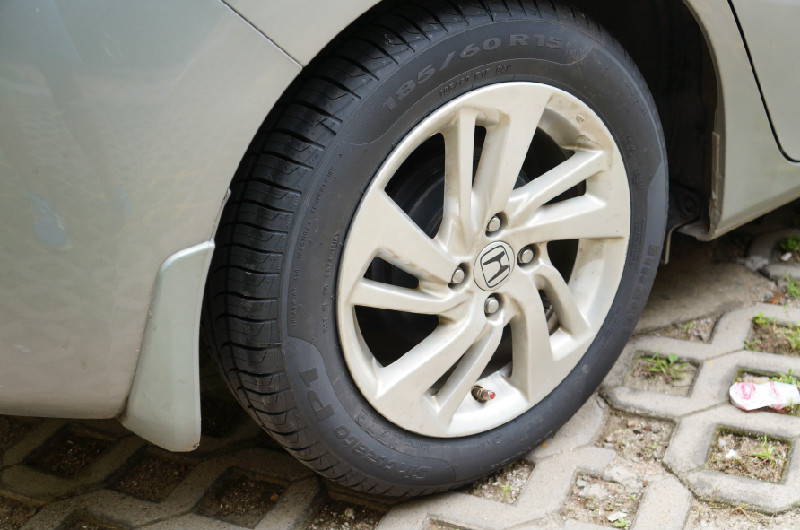 天上掉轮胎,倍耐力新p1轮胎测评视频