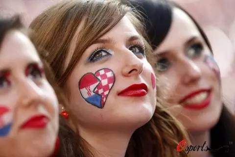 欧洲杯跟风女球迷,女人看欧洲杯的笑话