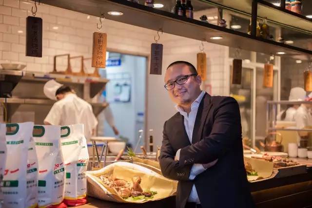 这家掌柜的店不简单｜排队2个小时，回头率高达89.76%