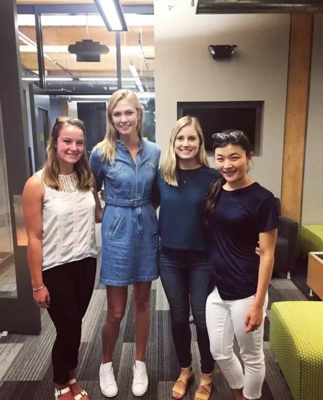 夏日穿搭蓝白色,好看又时髦的夏日穿搭