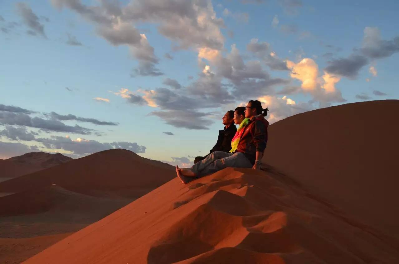 一个陕西汉子花7万元环游地球1圈，还带回一个美国女友！