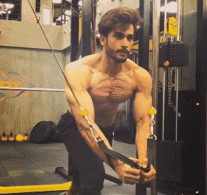 女生健身房锻炼胸部有用吗,女性去健身房练胸都练什么器械