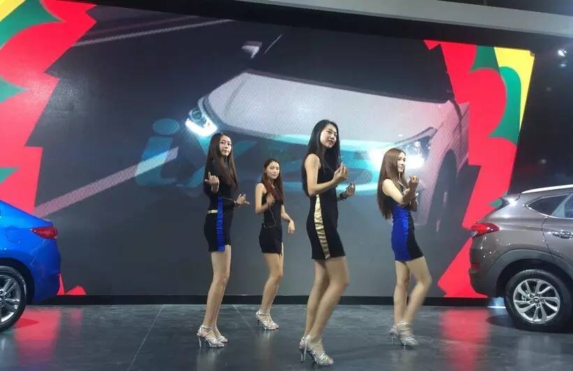 深圳会展中心2023车展车模,车展品质升级