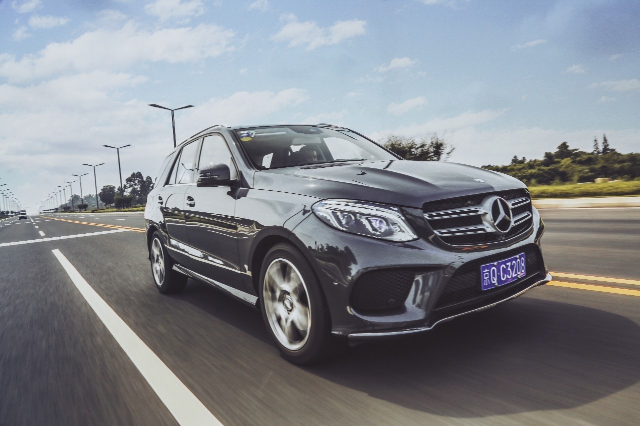 奔驰gle4004matic轿跑试驾,最新款奔驰gle400试驾