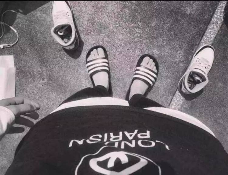 毒物鞋子平替,adidasboost拖鞋测评