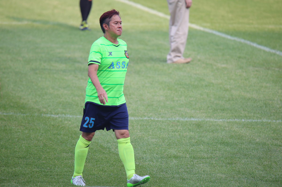 香港明星足球队中山公益赛,香港明星足球队谭咏麟表演视频