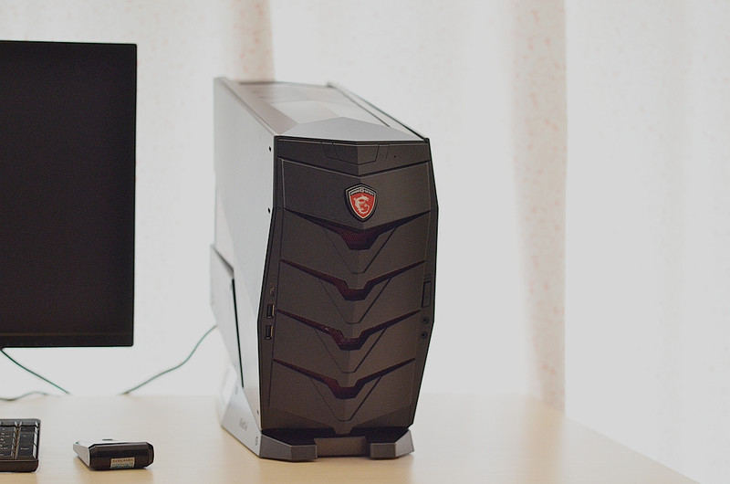 看,有光!异形般的电脑如是说