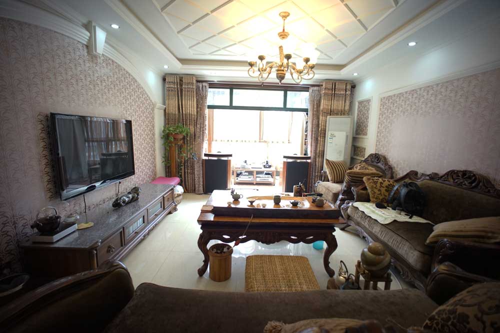 Hi-Fi+家庭影院+数控机床+模型+茶道+抄经=机长空间