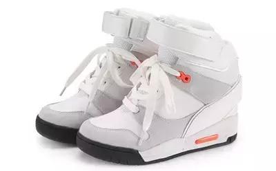 雨天湿鞋子怎么洗鞋好,下雨天穿了磨砂鞋怎么清洗