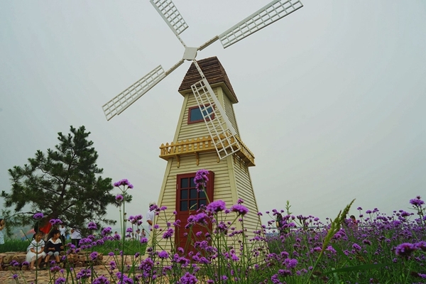 行走红石沟，入眼皆是画