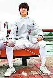 一个韩国出道的香港boy，为什么可以赢尽所有大咖的喜爱