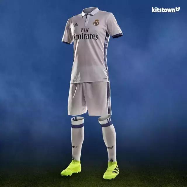 皇马新赛季紫色球衣,皇马球员与巴萨球员换球衣