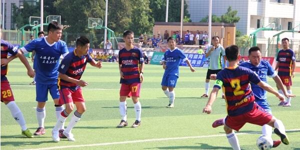 烈日炎炎挥洒汗水,烈日下挥洒辛勤的汗水