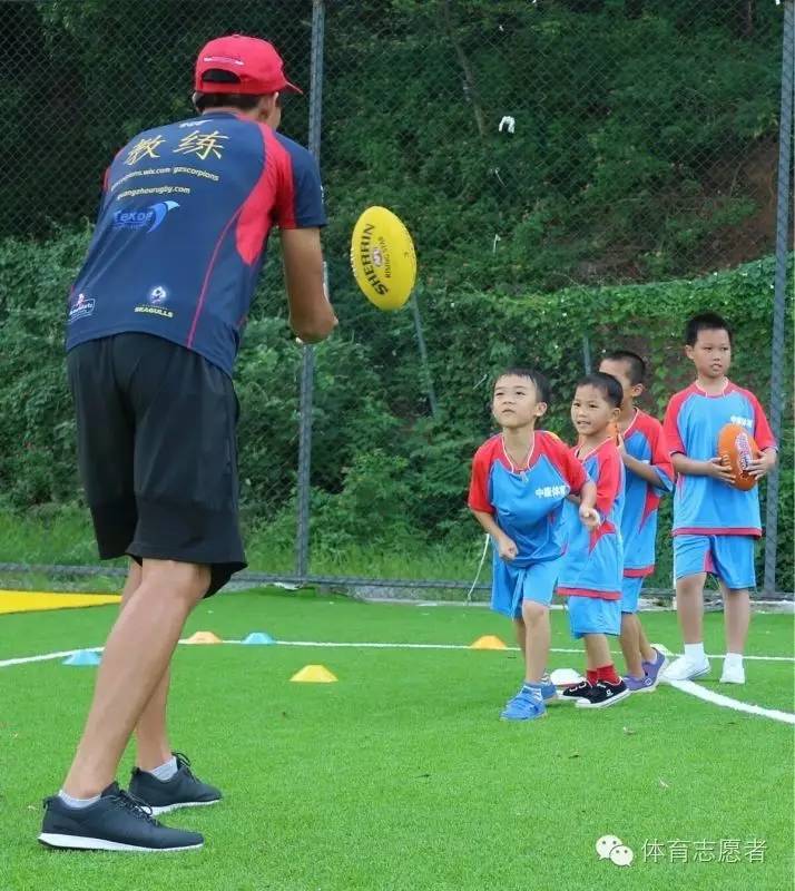 有传闻，苍老师要到6号体育公园开班，教足球，与粉丝互动？！