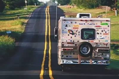 房车旅行在野外,玩房车的日常生活