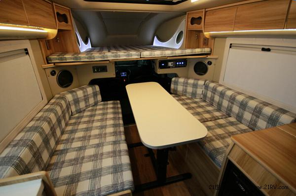 福特全顺最新国产b型自动挡房车,宇通依维柯房车国产自动挡