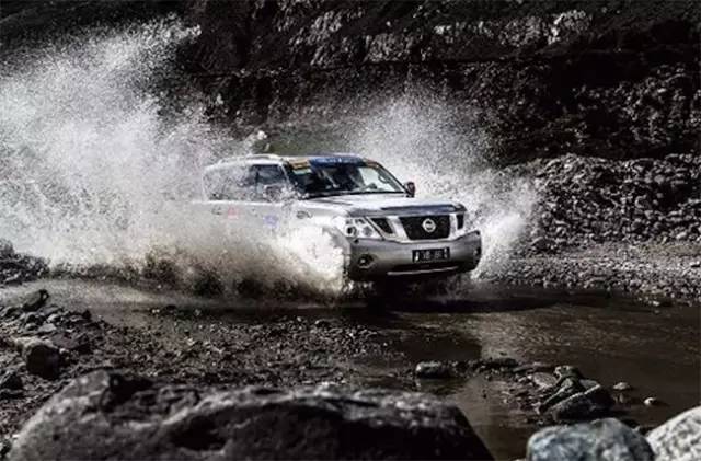 途乐全时四驱功能,途乐翻山越岭