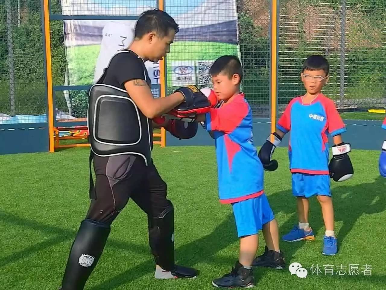 有传闻，苍老师要到6号体育公园开班，教足球，与粉丝互动？！
