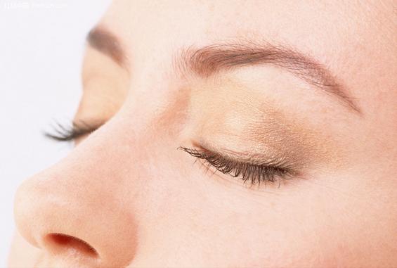 这人的偏财特别的旺