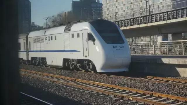 北京开往春天的列车旅游攻略,北京s2线开往春天的列车