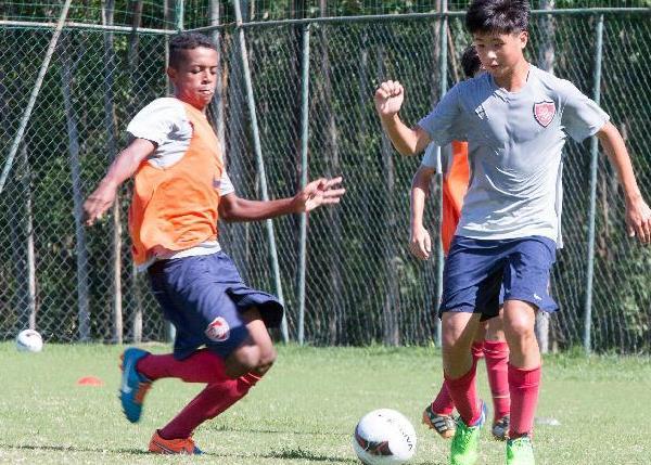 足球从娃娃抓起,足球从少儿抓起