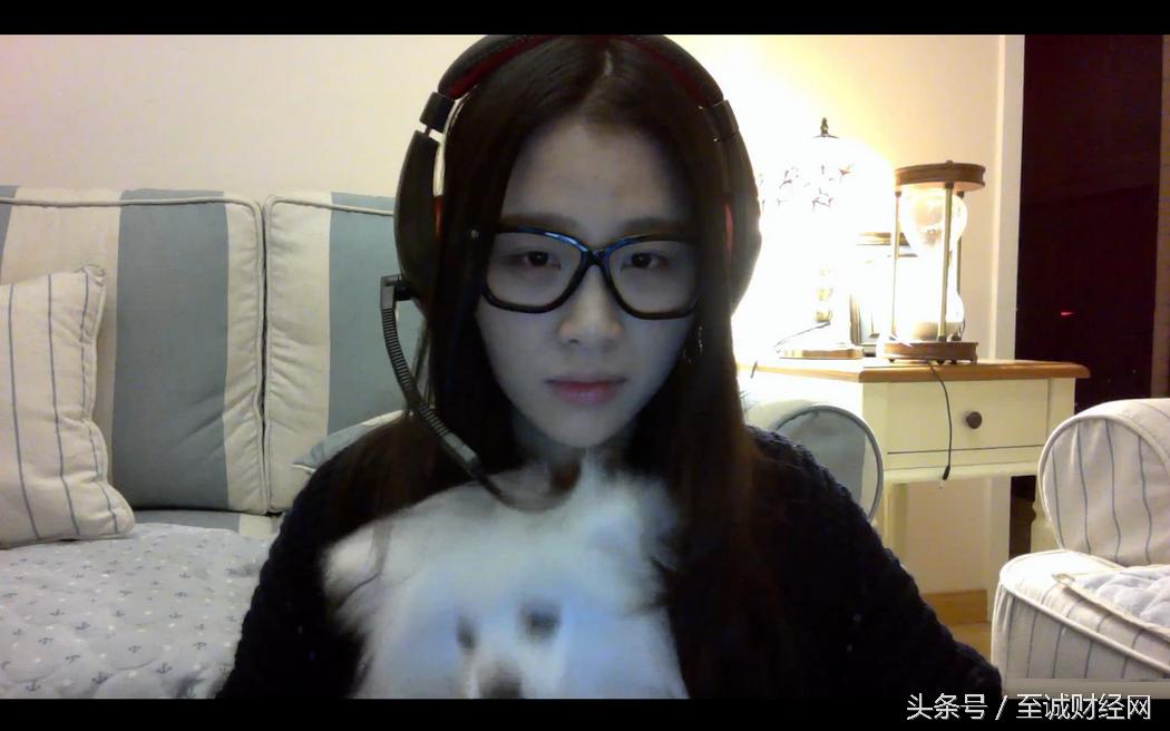 papi酱八大平台直播首秀赚90万网红是怎么赚钱的?