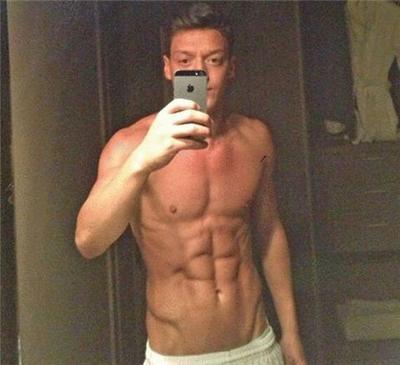 十大最帅腹肌,足坛十大腹肌猛男