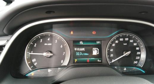 空间足够乘坐舒适,空间宽裕动力足够家用