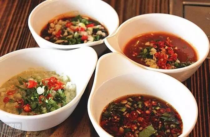 云南人吃饭蘸水,我们云南人吃啥都必须配这碗蘸水