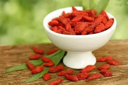 枸杞中二氧化硫能用水清洗掉吗,枸杞二氧化硫怎么去除