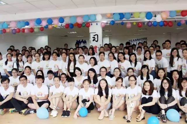 本可养尊处优，她却苦逼创业，用线上线下玩转K12