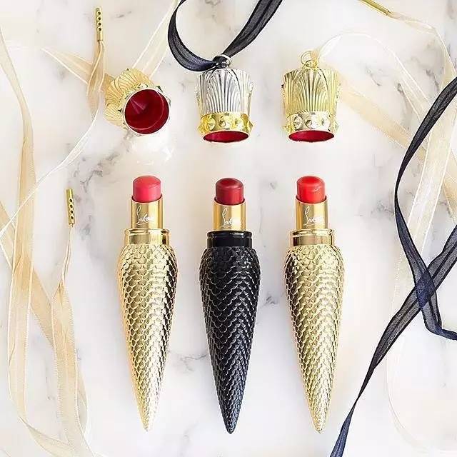 世上没有什么事情是一只口红不能解决的！如果有，那就是两只！