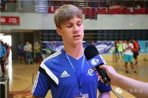 请来了孙雯，还惊动了不少国际友人！南通这场足球盛宴可有看头了~