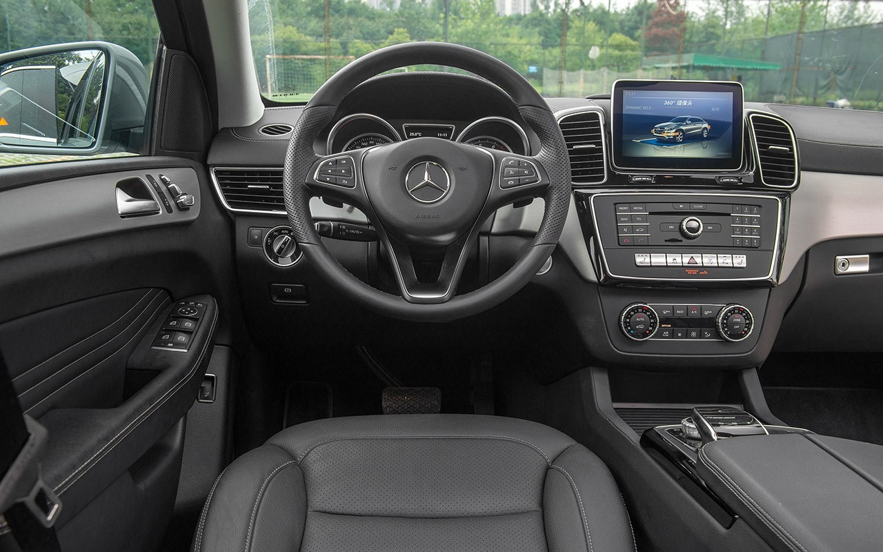 2022款奔驰gle450试驾视频,2024款奔驰gle400试驾测评