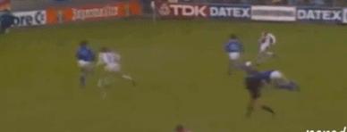 加纳乔倒钩破门足球小将,足球小将双人倒钩破门视频