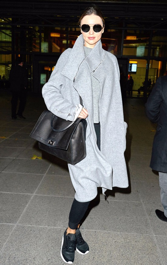 你一定是喜欢这双小白鞋的low逼