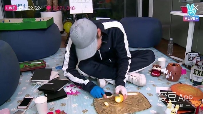 exo分享吴世勋,exo2019年末直播