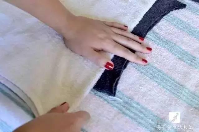 毛衣衣服缩水了怎么能恢复原样,怎么让缩水的衣服变回原样