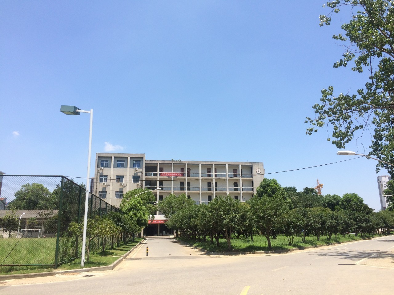 迷迷糊糊记不清？小诗带你认识教学楼！