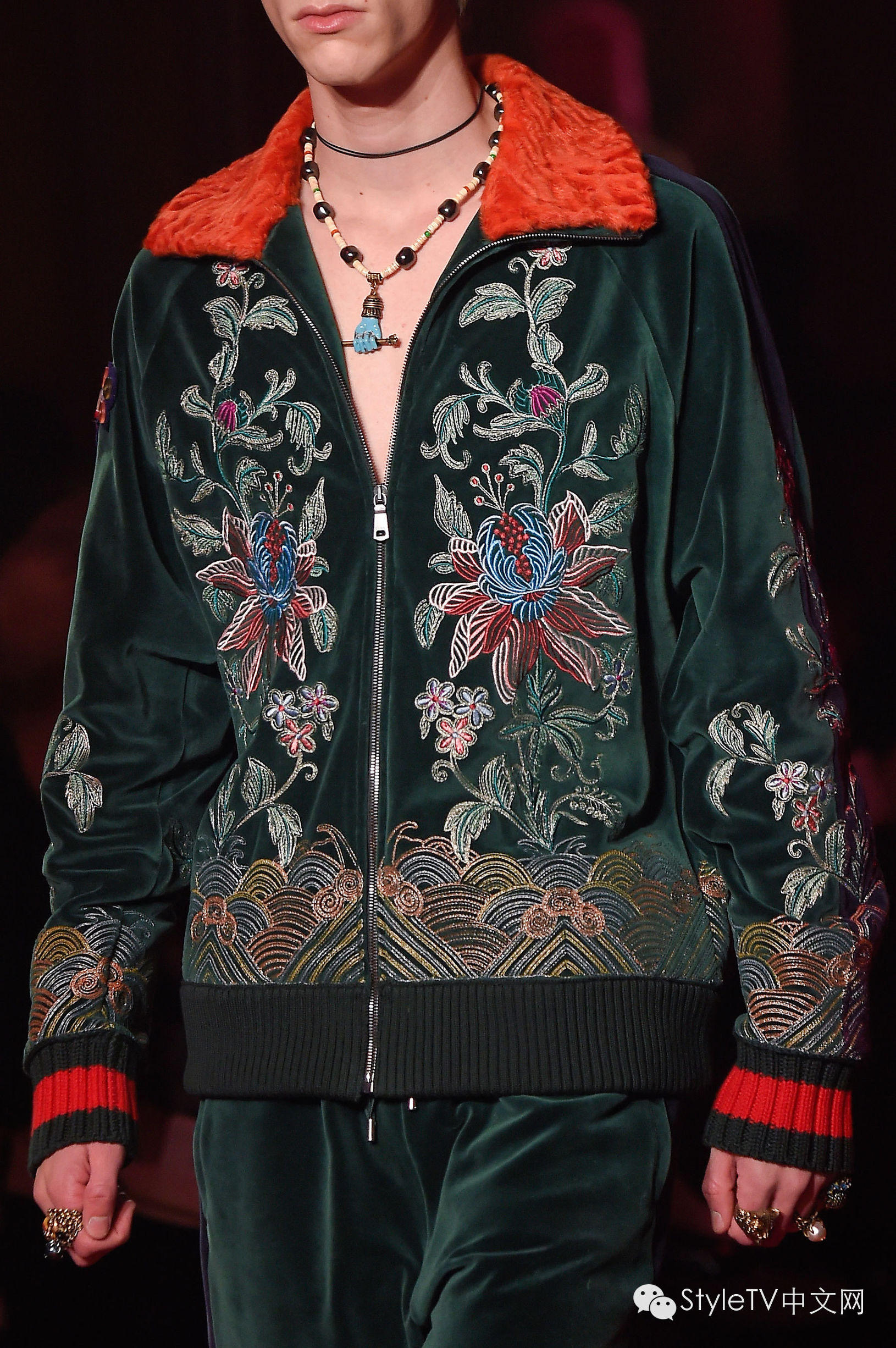 美cry！窥探躲在GUCCI后台的少男少女们