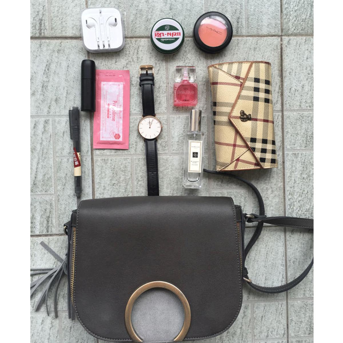 粉丝寄来了一箱包包,粉丝发来的包裹