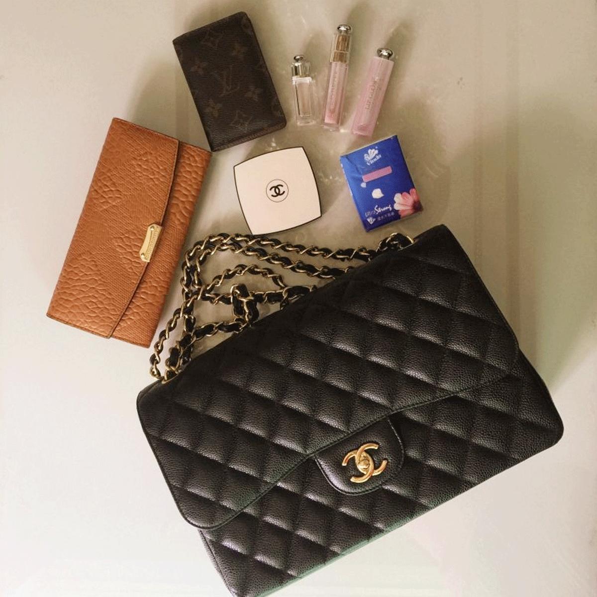 粉丝寄来了一箱包包,粉丝发来的包裹