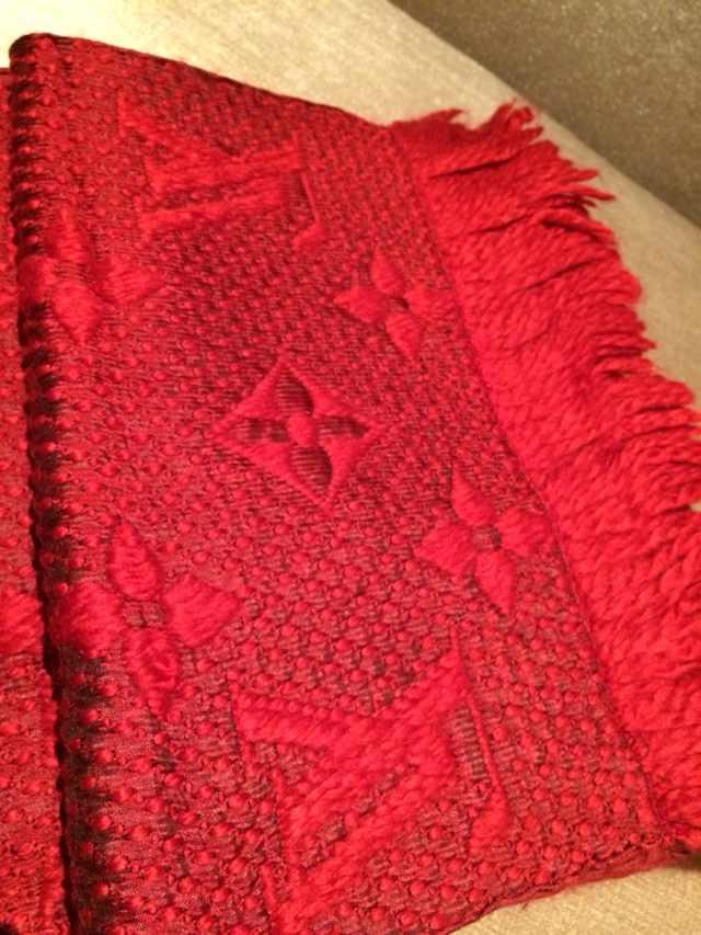 lvlogomania围巾红色,lvlogomania围巾