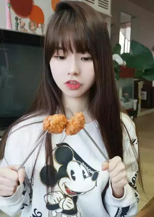 嘴唇干干怎么办?学下这些应急措施让唇彩更好上色