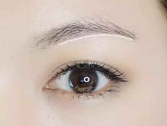 重度蓝眉红眉怎么设计眉形,眉形不是平眉怎么修眉呢