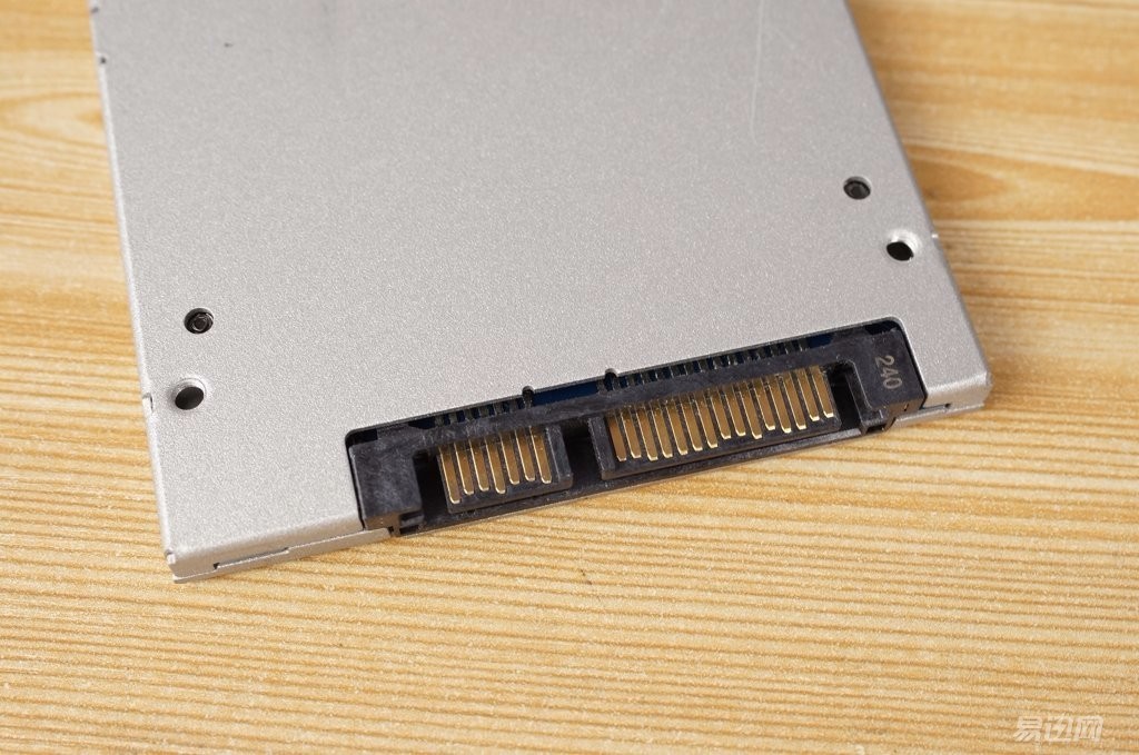 金士顿uv400固态真假,金士顿uv400怎么插固态硬盘