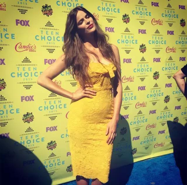 谁说“好女不过百”？这些“微胖界女神”只穿“它”就时髦又苗条