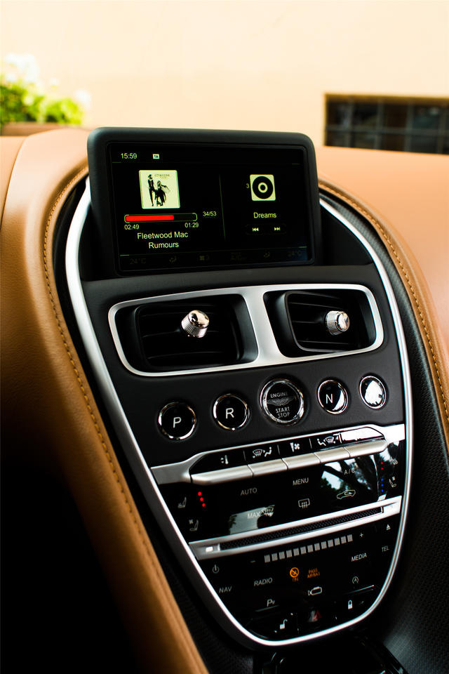 阿斯顿马丁db112020款v8coupe,全球限量1台的阿斯顿马丁db11