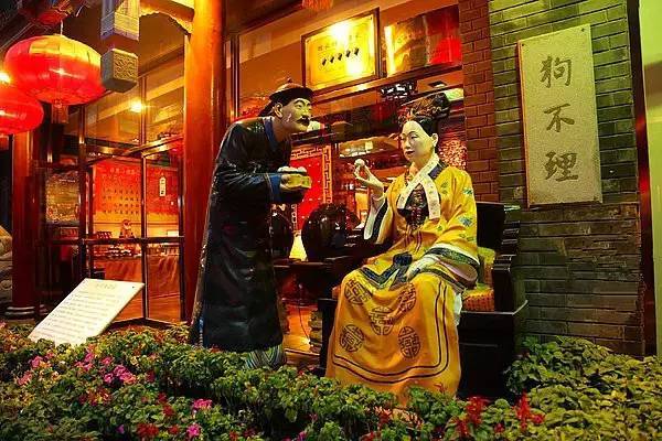 每个城市本地人不去的美食街,有一条美食街值得去品味